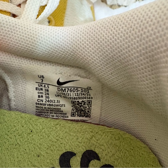 Women’s Nike Daybreak SE 'Sun Club - White Sand Gold' - Picture 12 of 13